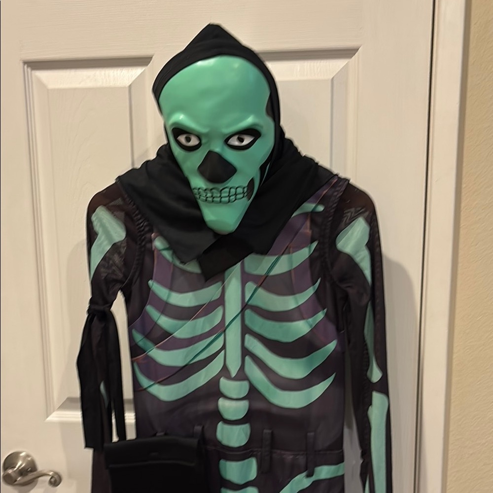 Kids Fortnite Green Skull Trooper Skeleton Costume with Glow-in-the-Dark Mask